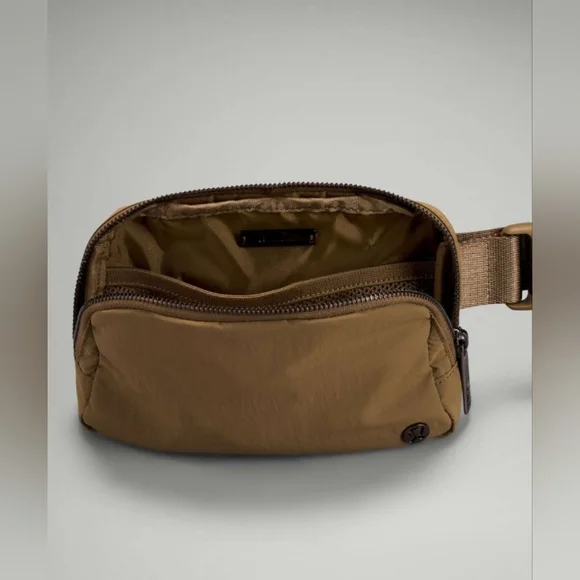 RARE Lululemon Everywhere Belt Bag 1L; ARTIFACT (Brown/Gold); Crossbody; Unisex - Picture 13 of 16